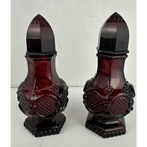 Avon 1876 Cape Cod Ruby Red Collection Salt & Pepper Set VTG - Picture 1 of 5